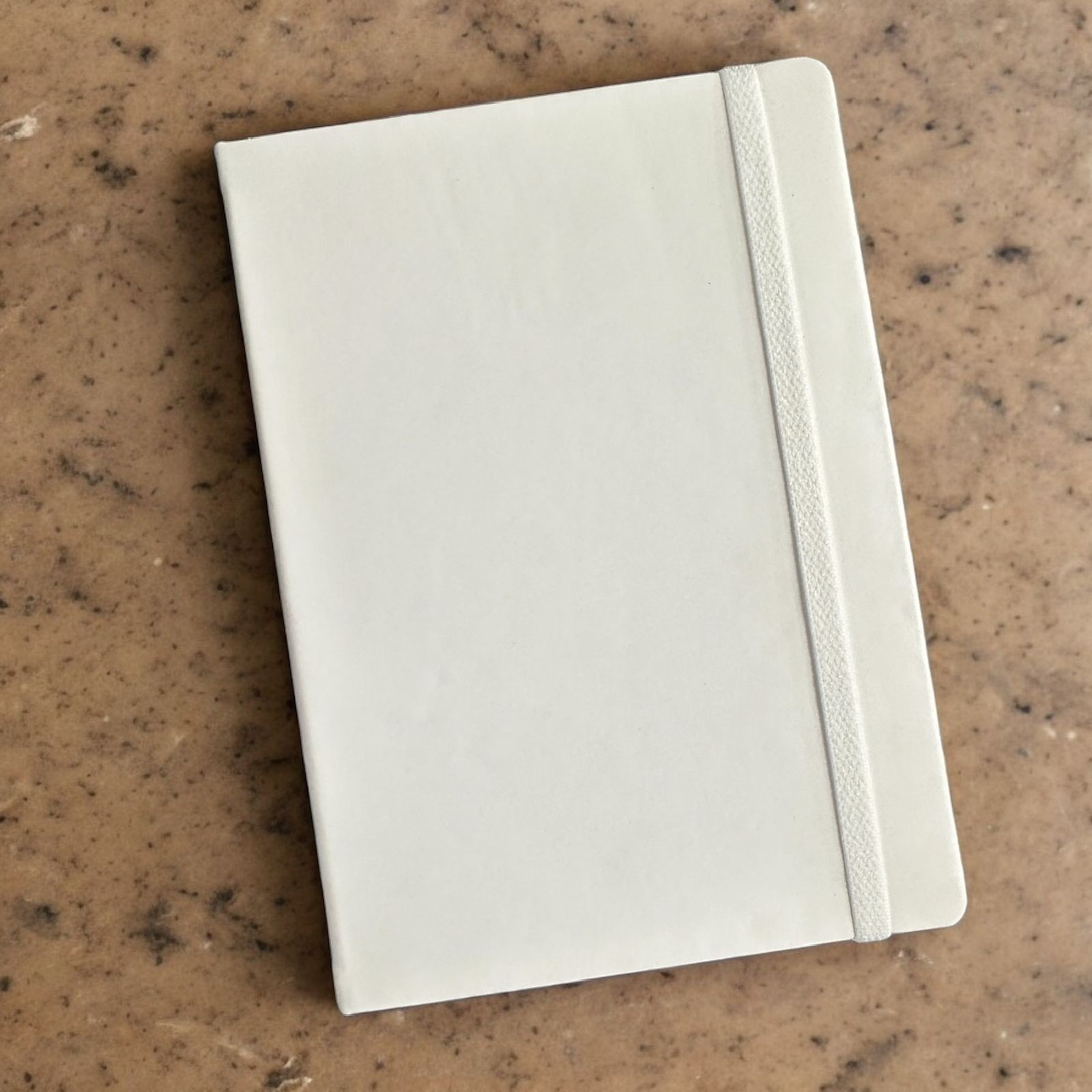 White Elastic Notebook A5 -Notebook